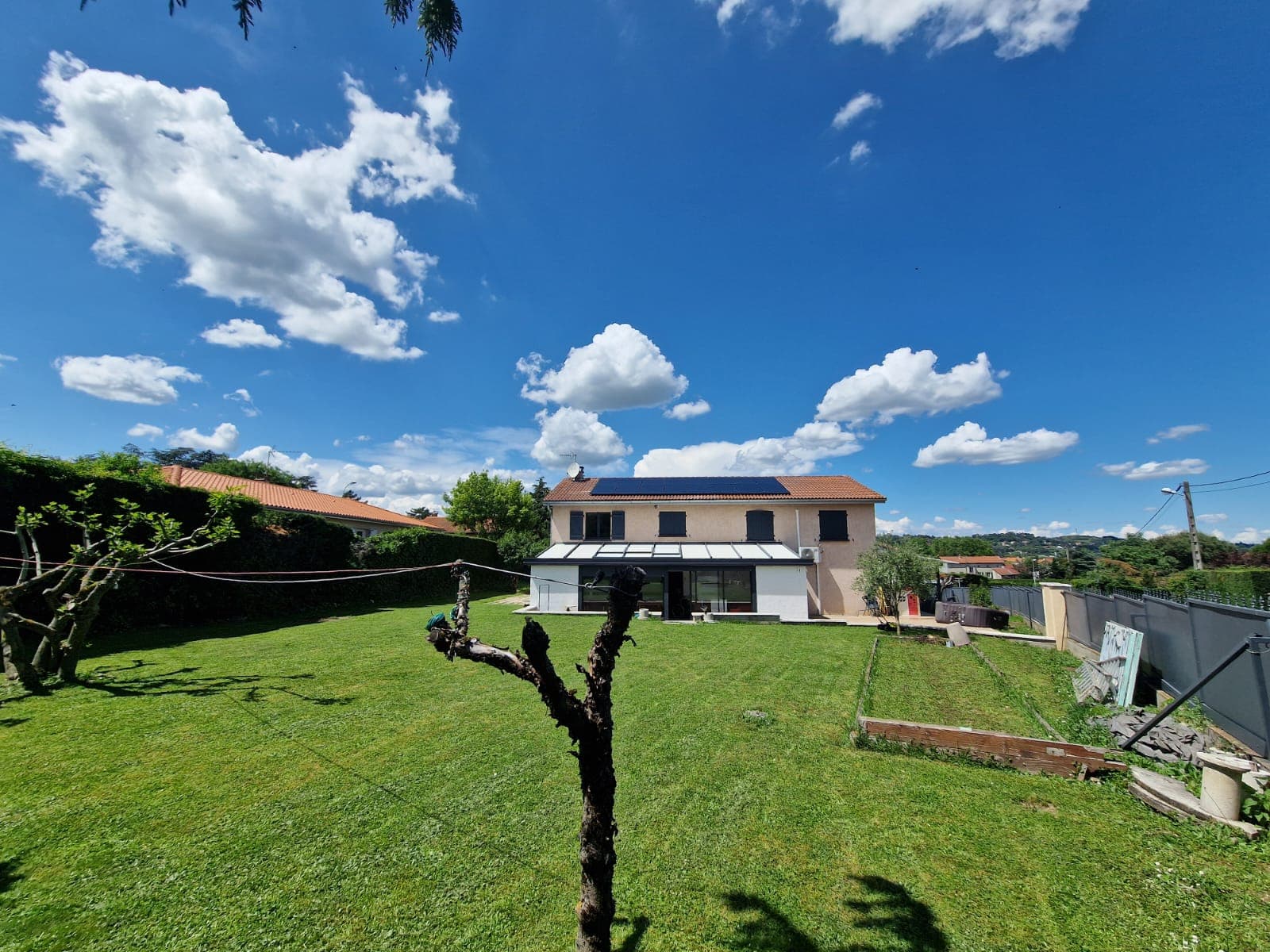 Installation photovoltaïque de 8.0 kWc à Saint-Genis-Laval